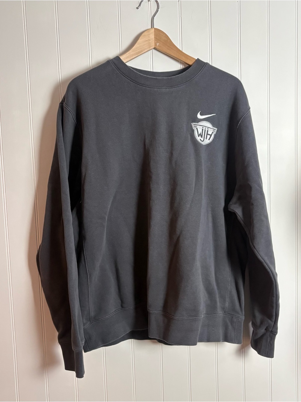 Nike Crewneck Sweatshirt Grey Large Streetwear Athleisure Minimalist